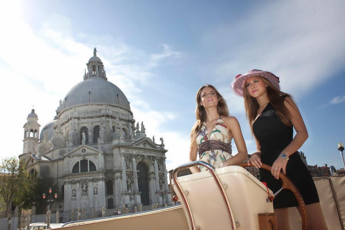Pesaro Palace Venesia Bagian luar foto