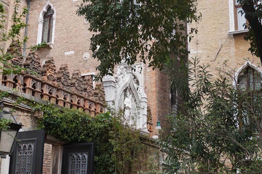 Pesaro Palace Venesia Bagian luar foto