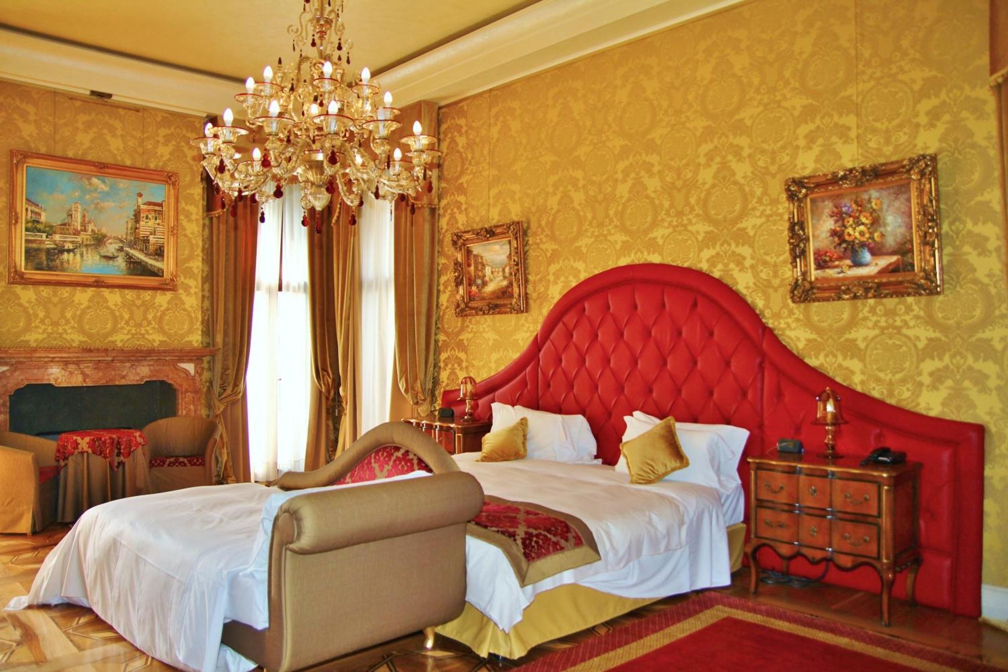 Pesaro Palace Venesia Bagian luar foto