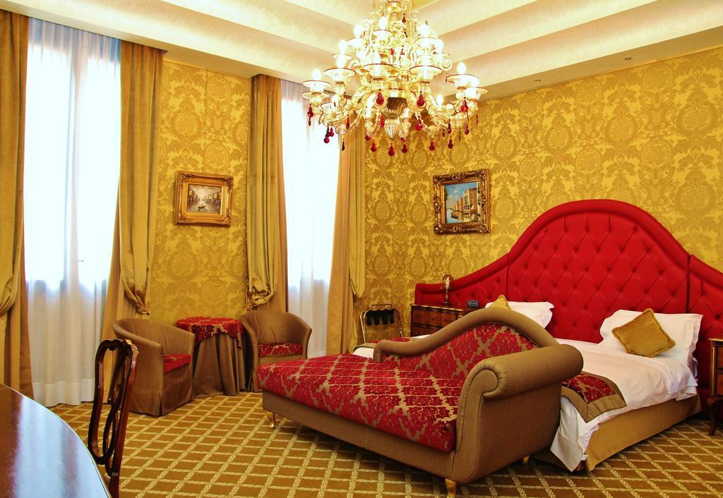 Pesaro Palace Venesia Bagian luar foto